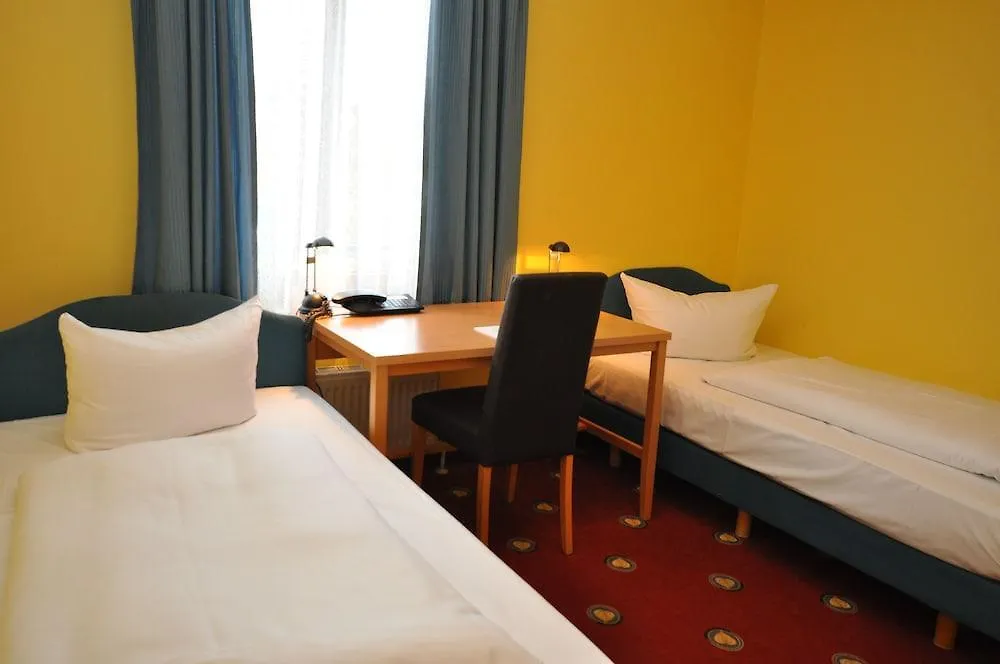 Hotel Perlach Allee By Blattl Мюнхен