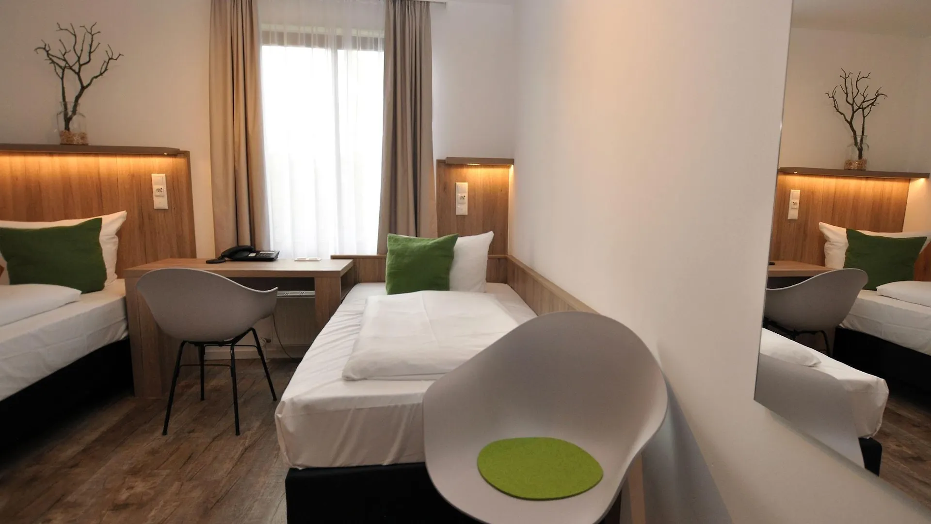 Hotel Perlach Allee by Blattl München